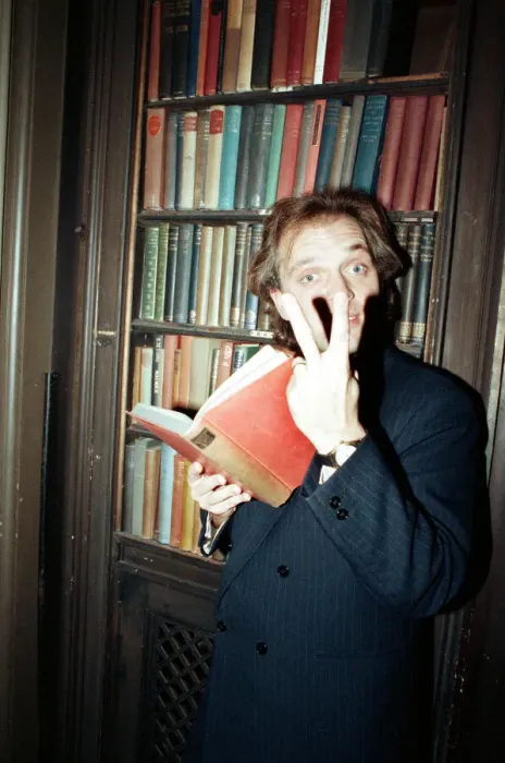 Framed Print : Actor Rik Mayall, at a press call for The New Statesman television programme