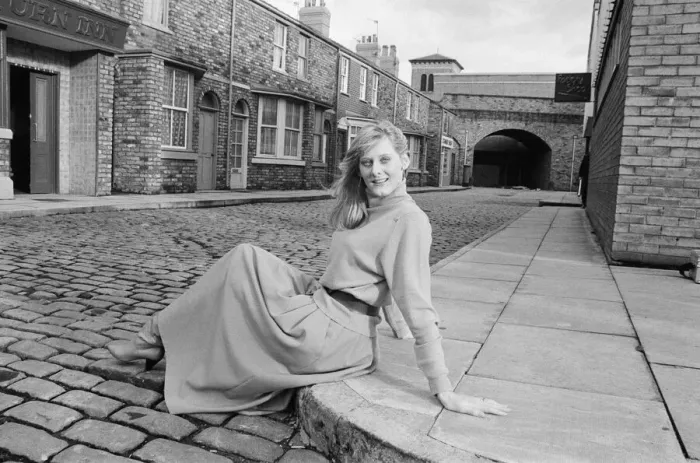 Framed Print : Actor Sarah Lancashire in a 1987 photo shoot on the cobbles of the set of Coronation Framed Print : Actor Sarah Lancashire in a 1987 photo shoot on the cobbles of the set of Coronation