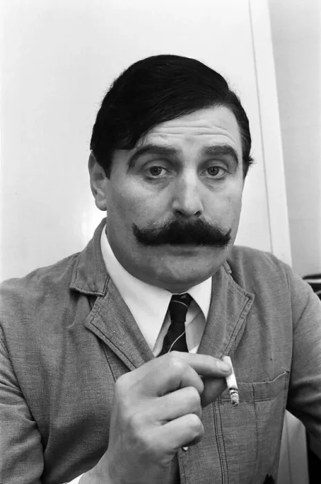 Framed Print : Actor Terence Rigby in character at the Birmingham Repertory Theatre. 11th May 1977