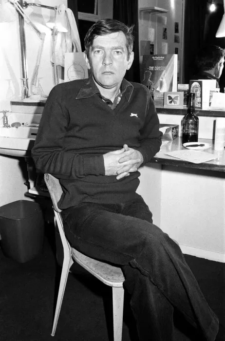 Framed Print : Actor Tom Courtenay at the Queens Theatre, London. 22nd May 1980 Framed Print : Actor Tom Courtenay at the Queens Theatre, London. 22nd May 1980