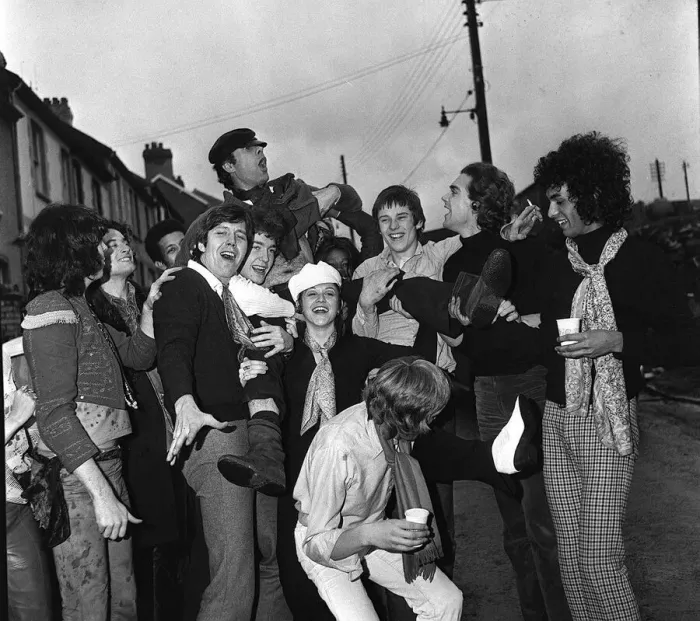 Framed Print : Actor Victor Spinetti took the cast of Hair'up to visit his mother Mrs Lily Framed Print : Actor Victor Spinetti took the cast of Hair'up to visit his mother Mrs Lily