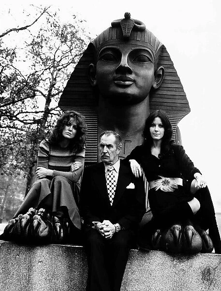 Actor Vincent Price as Dr Phibes with actresses Fiona Lewis