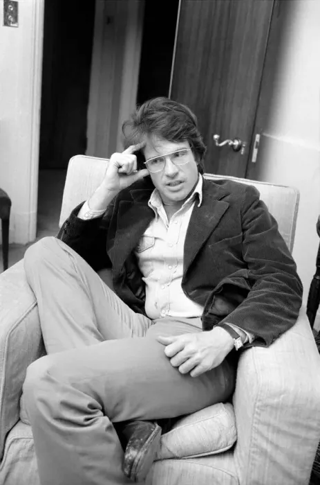 Framed Print : US Actor Warren Beattie seen here in his Claridges Hotelroom here to promote his new