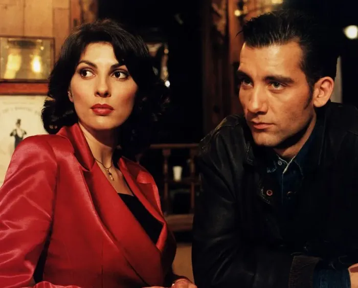Framed Print : Actors Gina Bellman and Clive Owen who appear in the television programme Sharman