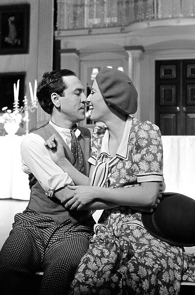 Actors Robert Lindsay as Bill Snibson & Emma Thompson as Sally Smith starring in