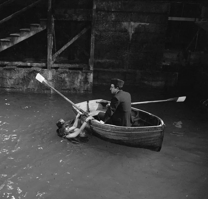 Framed Print : Actors Sophia Loren and Peter Sellers during the filming of a scene from the movie