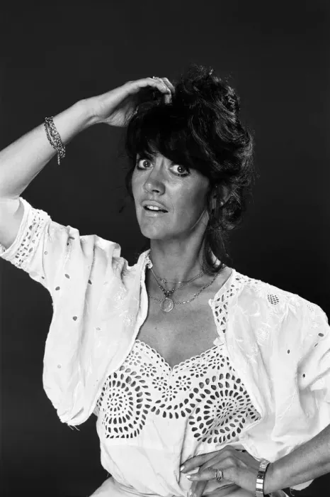 Framed Print : Actress Amanda Barrie. September 1982 Framed Print : Actress Amanda Barrie. September 1982