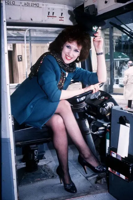 Framed Print : Actress Anita Dobson launches new London sight-seeing bus June 1986 Framed Print : Actress Anita Dobson launches new London sight-seeing bus June 1986