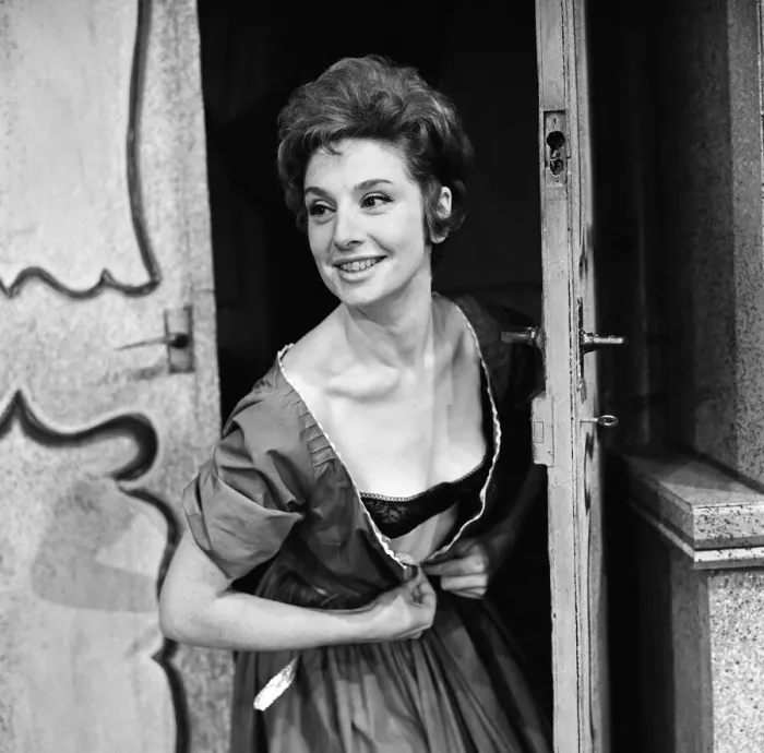 Framed Print : Actress Barbara Mullaney (later known as Barbara Knox) suffered a wardrobe malfunction Framed Print : Actress Barbara Mullaney (later known as Barbara Knox) suffered a wardrobe malfunction