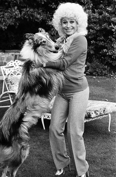 Actress Barbara Windsor at home. 19th October 1980