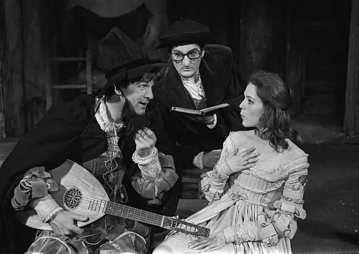 Framed Print : Actress Diana Rigg with Bill Travers & Peter Jeffrey in production of Taming of the Shrew Framed Print : Actress Diana Rigg with Bill Travers & Peter Jeffrey in production of Taming of the Shrew
