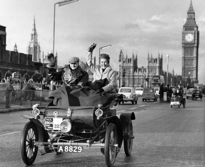 Framed Print : Actress Dinah Sheridan seen here crossing Westminister Bridge in the annual London to Framed Print : Actress Dinah Sheridan seen here crossing Westminister Bridge in the annual London to