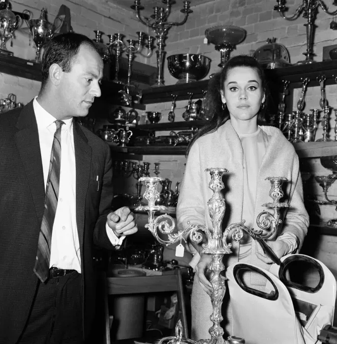 Framed Print : Actress Jane Fonda paid a visit to Langfords Galleries silver vaults in Chancery Framed Print : Actress Jane Fonda paid a visit to Langfords Galleries silver vaults in Chancery
