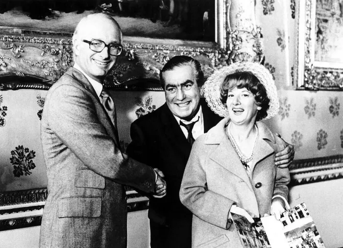 Framed Print : Actress Jean Alexander with actor Bernard Youens and Duke of Bedford Framed Print : Actress Jean Alexander with actor Bernard Youens and Duke of Bedford