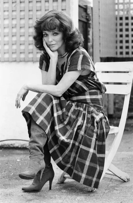 Framed Print : Actress Joan Collins. 6th May 1983 Framed Print : Actress Joan Collins. 6th May 1983