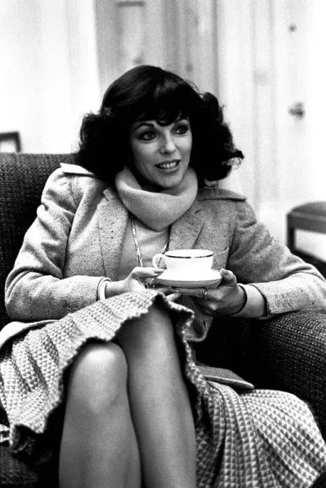 Framed Print : Actress Joan Collins in Newcastle on 27th February 1980 to promote her latest film Framed Print : Actress Joan Collins in Newcastle on 27th February 1980 to promote her latest film