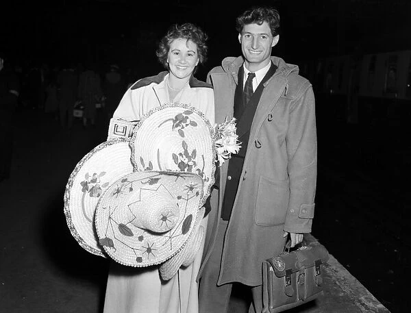 Actress Joan Plowright and her husband Roger Gage return from SAF. 3rd October 1952
