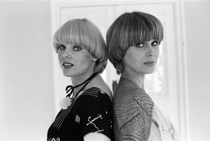 Framed Print : Actress Joanna Lumley with the winner of the Purdey haircut competition winner Framed Print : Actress Joanna Lumley with the winner of the Purdey haircut competition winner