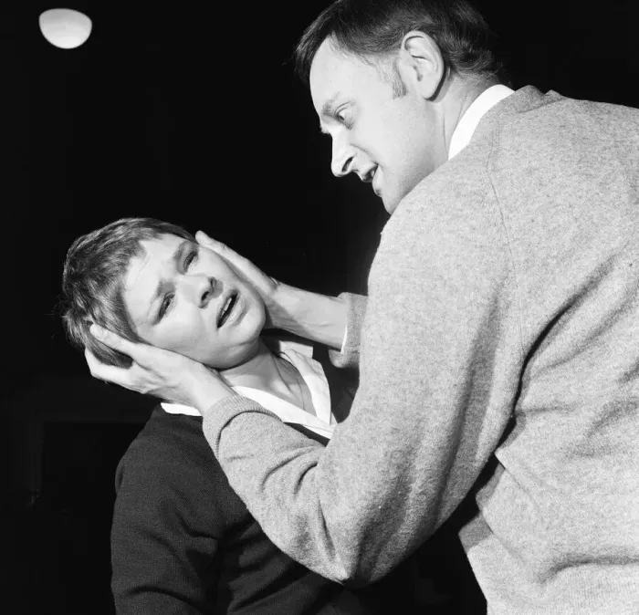 Framed Print : Actress Judi Dench and Barrie Ingham during rehearsals for the production of