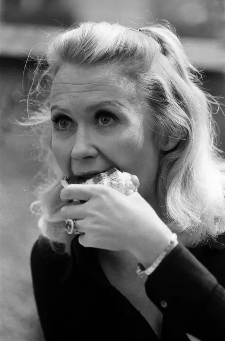 Framed Print : Actress Juliet Mills at the Inn on the Park to promote her new film Avanti! Framed Print : Actress Juliet Mills at the Inn on the Park to promote her new film Avanti!