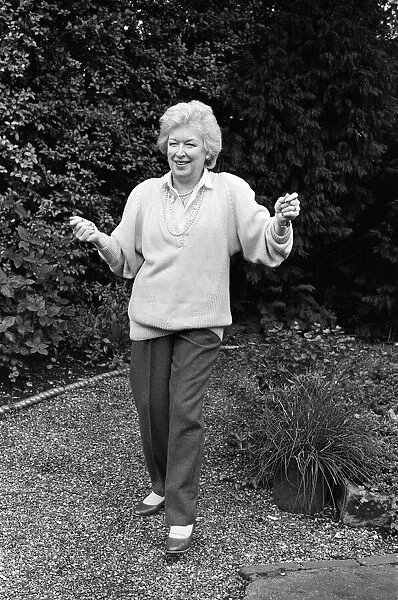 Actress June Whitfield pictured at home. 27th August 1987