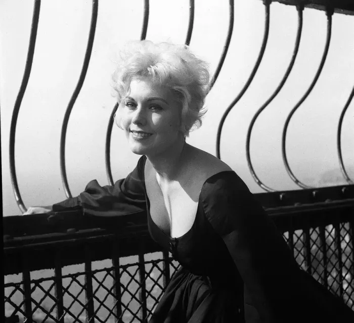 Framed Print : Actress Kim Novak at the top of Blackpool Tower 1956 Framed Print : Actress Kim Novak at the top of Blackpool Tower 1956
