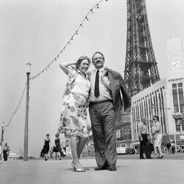Framed Print : Actress Liz Dawn and husband Don Ibbetson reunited in Blackpool. 15th May 1982 Framed Print : Actress Liz Dawn and husband Don Ibbetson reunited in Blackpool. 15th May 1982