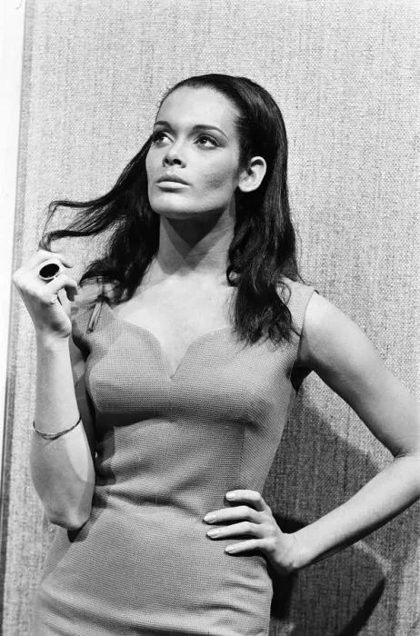Framed Print : Actress Martine Beswick on the set of Thunderball'at Pinewood Studios Framed Print : Actress Martine Beswick on the set of Thunderball'at Pinewood Studios