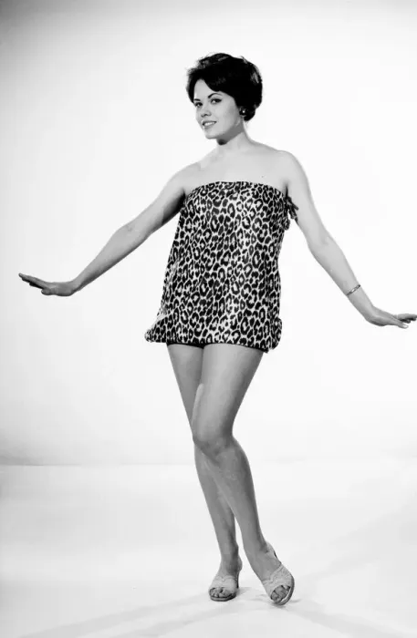 Framed Print : Actress and model Wendy Richard seen here modelling a leopard print beach dress Framed Print : Actress and model Wendy Richard seen here modelling a leopard print beach dress