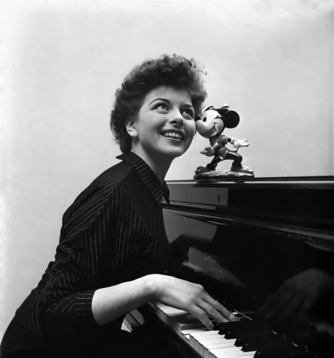 Framed Print : Actress and former Nippy'Joan Rice. March 1952 C1232 Framed Print : Actress and former Nippy'Joan Rice. March 1952 C1232
