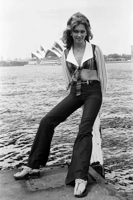 Framed Print : Actress Olivia Newton-John in Sydney, Australia. 3rd November 1973 Framed Print : Actress Olivia Newton-John in Sydney, Australia. 3rd November 1973