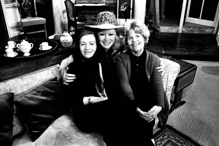 Framed Print : Actress Patricia Hayes with some of the cast of Relative Values at the Theatre Royal Framed Print : Actress Patricia Hayes with some of the cast of Relative Values at the Theatre Royal