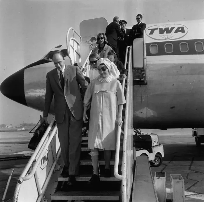 Framed Print : Actress Patricia Neal arriving at London Airport Framed Print : Actress Patricia Neal arriving at London Airport