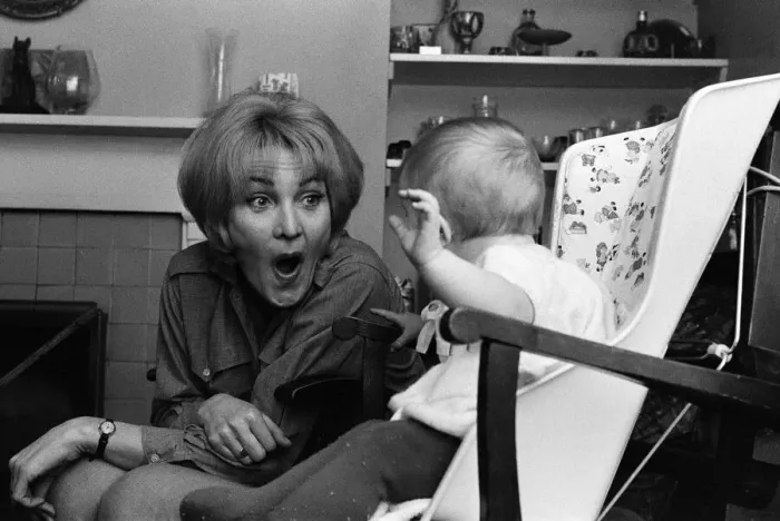 Framed Print : Actress Sheila Hancock with her baby daughter Melanie Jane. 14th March 1965 Framed Print : Actress Sheila Hancock with her baby daughter Melanie Jane. 14th March 1965