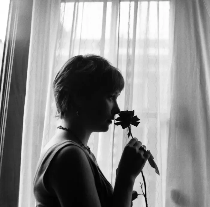 Framed Print : Actress Shirley MacLaine in London. 21st August 1960 Framed Print : Actress Shirley MacLaine in London. 21st August 1960