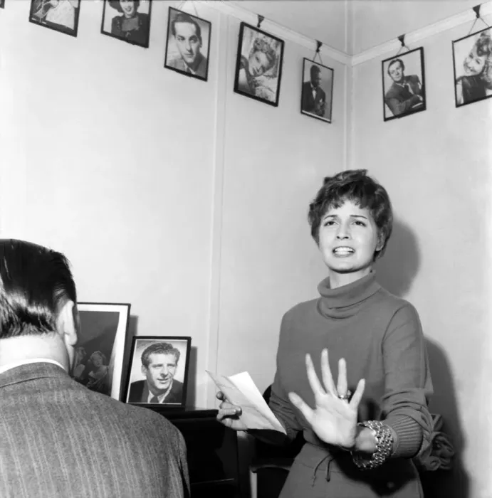 Framed Print : Actress Singer Eva Bartok singing Don t touch me'. October 1953 D6366-001 Framed Print : Actress Singer Eva Bartok singing Don t touch me'. October 1953 D6366-001