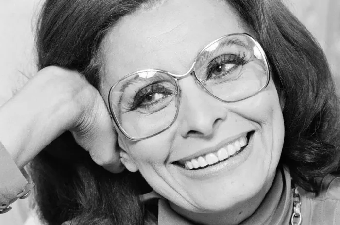 Framed Print : Actress Sophia Loren, pictured in London where shes promoting her new book. October 1984 Framed Print : Actress Sophia Loren, pictured in London where shes promoting her new book. October 1984