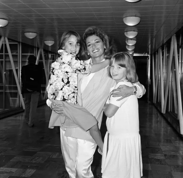 Framed Print : Actress Stephanie Beacham at LAP with her daughters Phoebe and Chloe. 4th May 1985 Framed Print : Actress Stephanie Beacham at LAP with her daughters Phoebe and Chloe. 4th May 1985