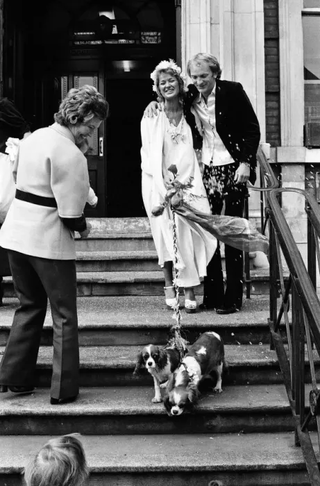 Framed Print : Actress Stephanie Beacham marries actor John McEnery at Hampstead Registry Office, London Framed Print : Actress Stephanie Beacham marries actor John McEnery at Hampstead Registry Office, London