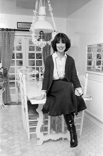 Actress Una Stubbs pictured at home. 8th February 1979