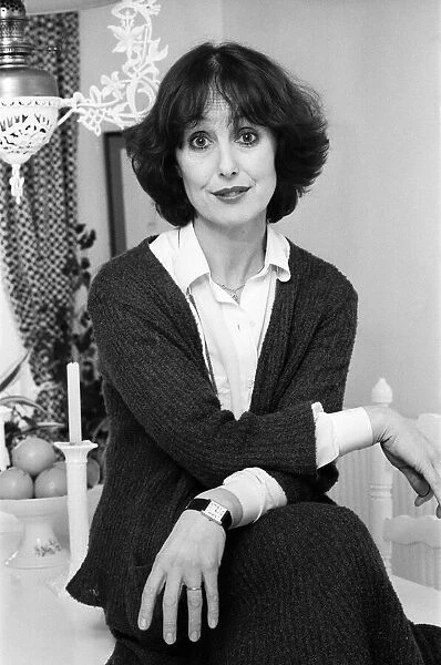 Actress Una Stubbs pictured at home. 8th February 1979