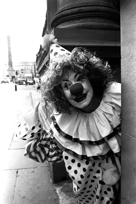 Framed Print : Actress Wendy Richard plays the clown in Newcastle in September, 1989 Framed Print : Actress Wendy Richard plays the clown in Newcastle in September, 1989