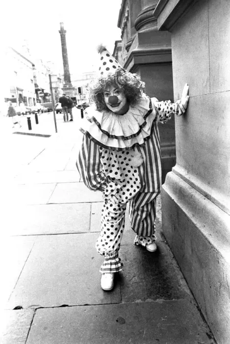 Framed Print : Actress Wendy Richard plays the clown in Newcastle in September, 1989 Framed Print : Actress Wendy Richard plays the clown in Newcastle in September, 1989