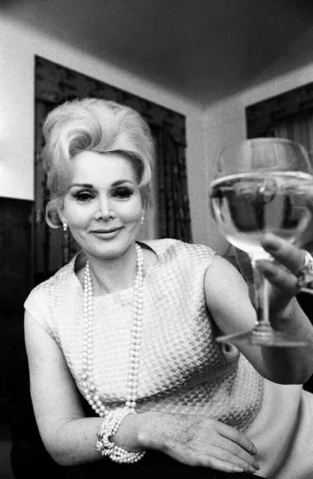 Framed Print : Actress Zsa Zsa Gabor pictured at a West London Hotel, Saturday 12th March 1966 Framed Print : Actress Zsa Zsa Gabor pictured at a West London Hotel, Saturday 12th March 1966