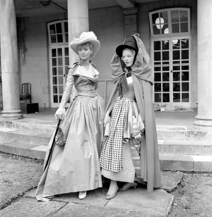 Framed Print : Actresses and models take part in a 18th century fashion parade at Pinewood Studios