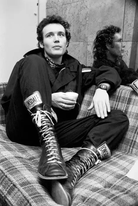 Framed Print : Adam Ant at The Palladium, Hollywood, Los Angeles, USA. December 1982 Framed Print : Adam Ant at The Palladium, Hollywood, Los Angeles, USA. December 1982