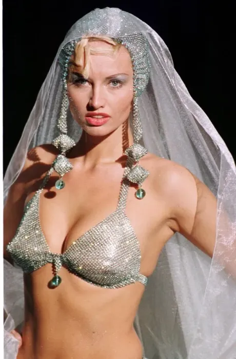 Framed Print : Adriana Sklenarikova January 1999 The face of Wonderbra poses at the Paco Rabanne Framed Print : Adriana Sklenarikova January 1999 The face of Wonderbra poses at the Paco Rabanne