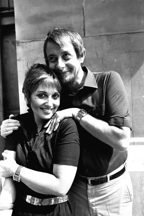 Framed Print : Adrienne Posta and Derek Fowlds at the Theatre Royal, Newcastle where they are appearing Framed Print : Adrienne Posta and Derek Fowlds at the Theatre Royal, Newcastle where they are appearing
