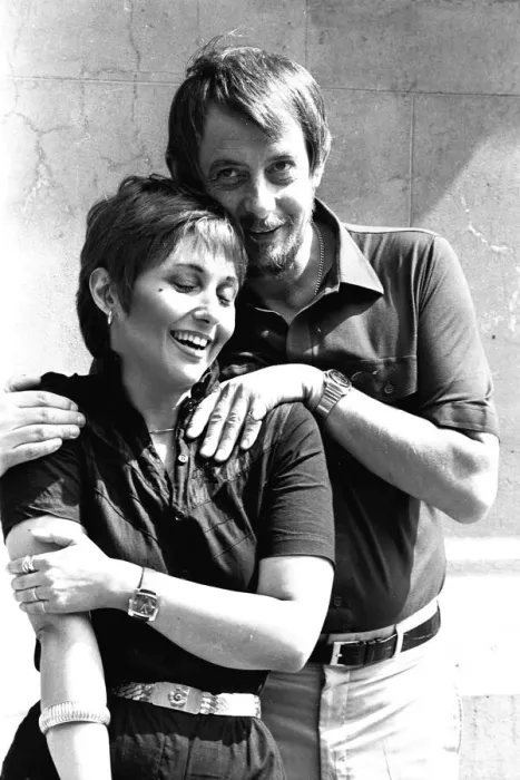 Framed Print : Adrienne Posta and Derek Fowlds at the Theatre Royal, Newcastle where they are appearing Framed Print : Adrienne Posta and Derek Fowlds at the Theatre Royal, Newcastle where they are appearing