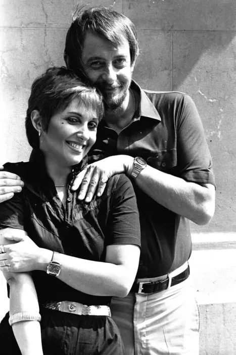 Framed Print : Adrienne Posta and Derek Fowlds at the Theatre Royal, Newcastle where they are appearing Framed Print : Adrienne Posta and Derek Fowlds at the Theatre Royal, Newcastle where they are appearing